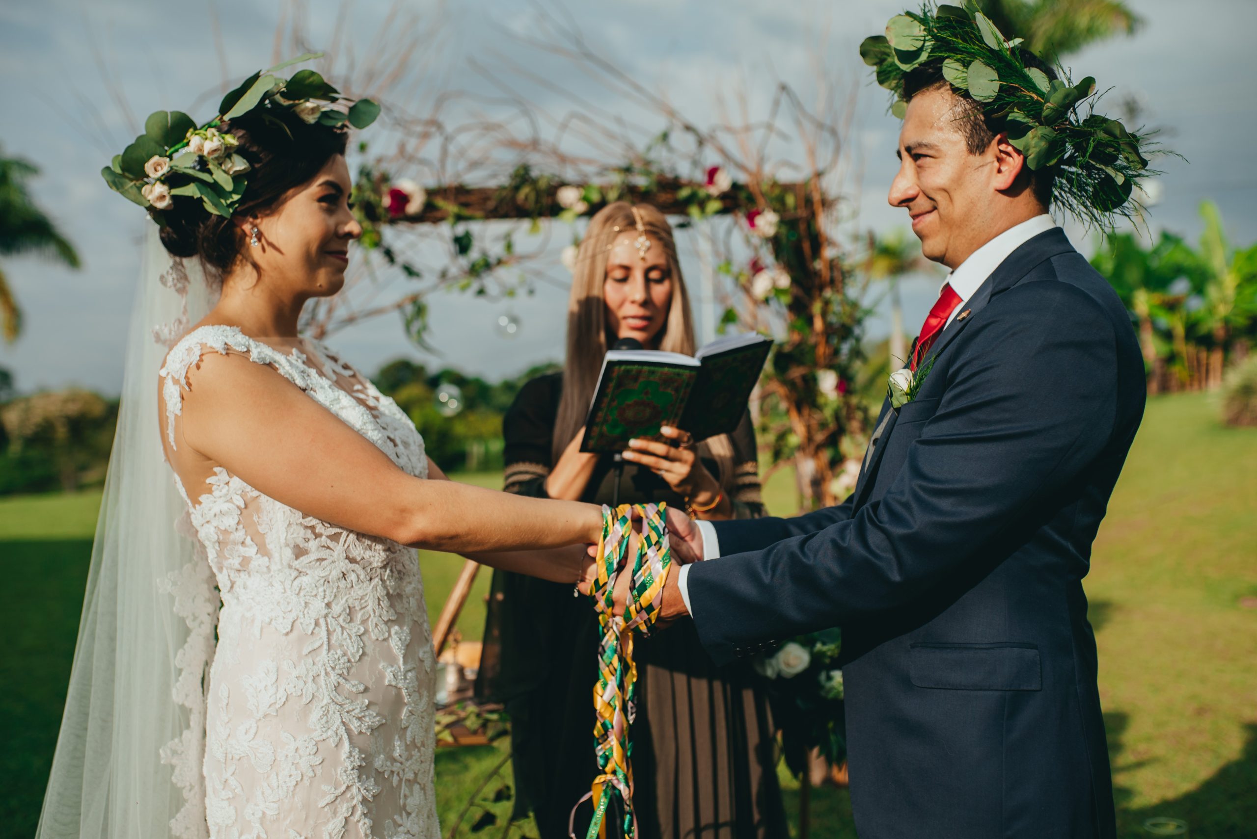 VÍNUE, Sacerdotisa de Bodas y Ceremonias Simbólicas