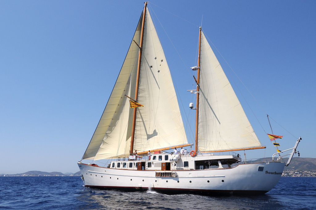 BODA EN VELERO CLÁSICO