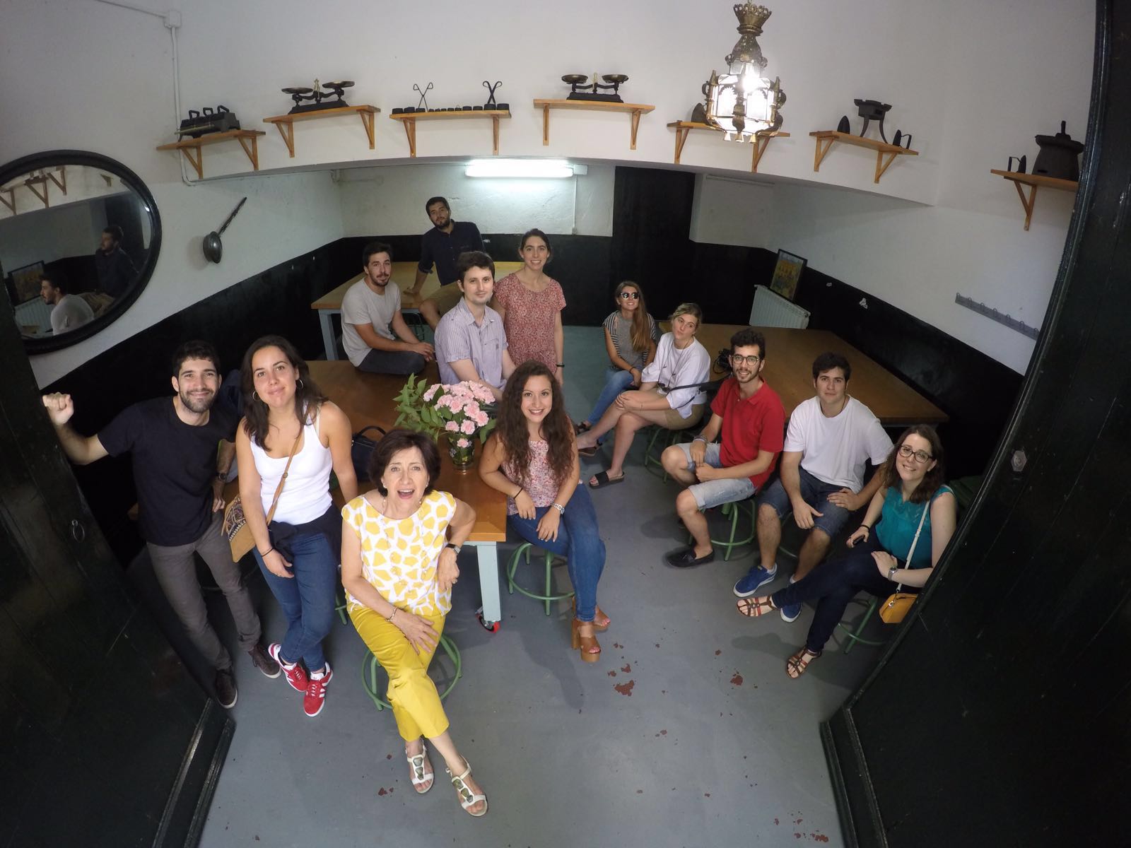 Coro formado por 18 jóvenes con exquisita técnica vocal y amplia experiencia en conciertos en toda España, Europa y Estados Unidos