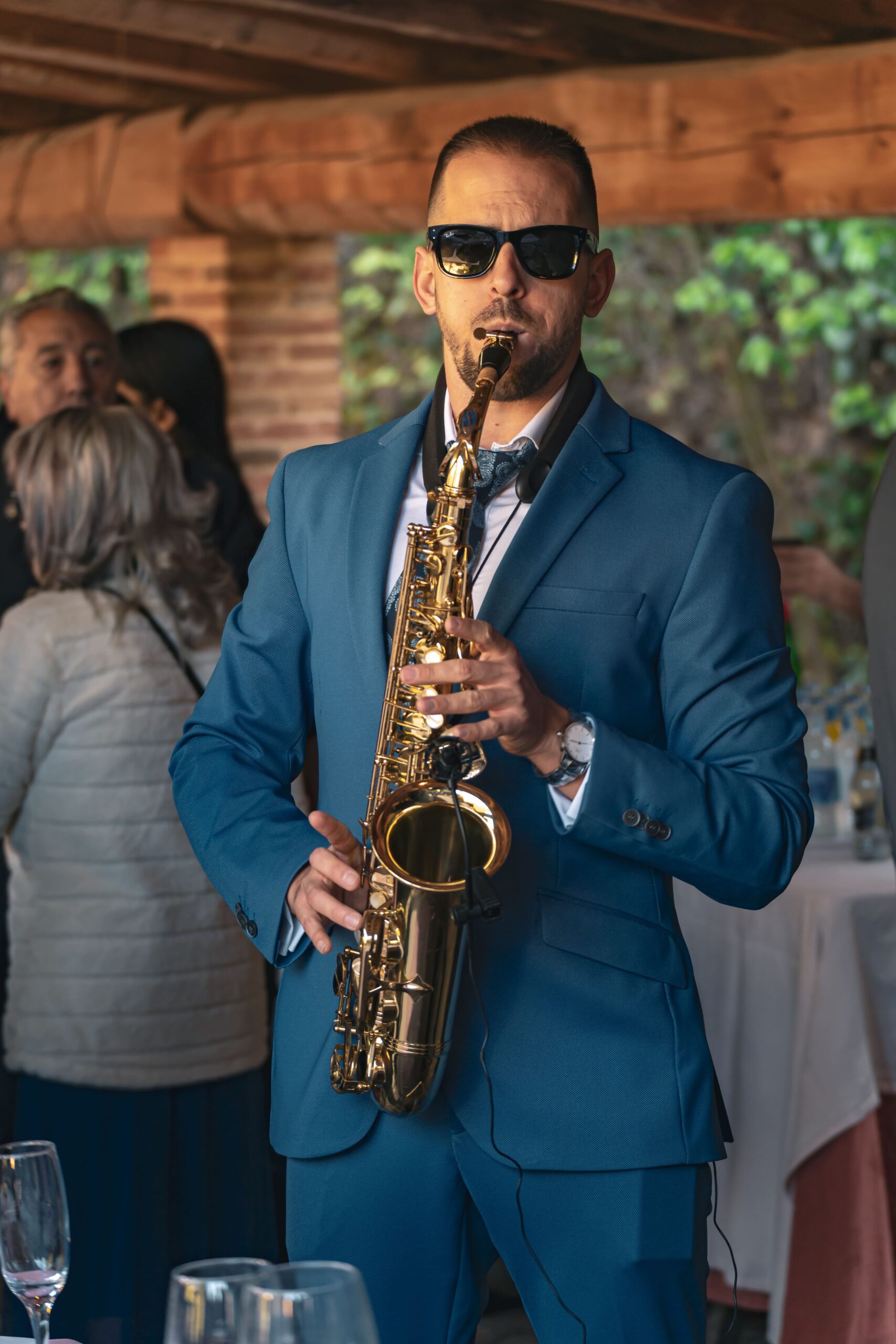 Mr. Sax – ¡La Banda Sonora Perfecta para Tu Boda!