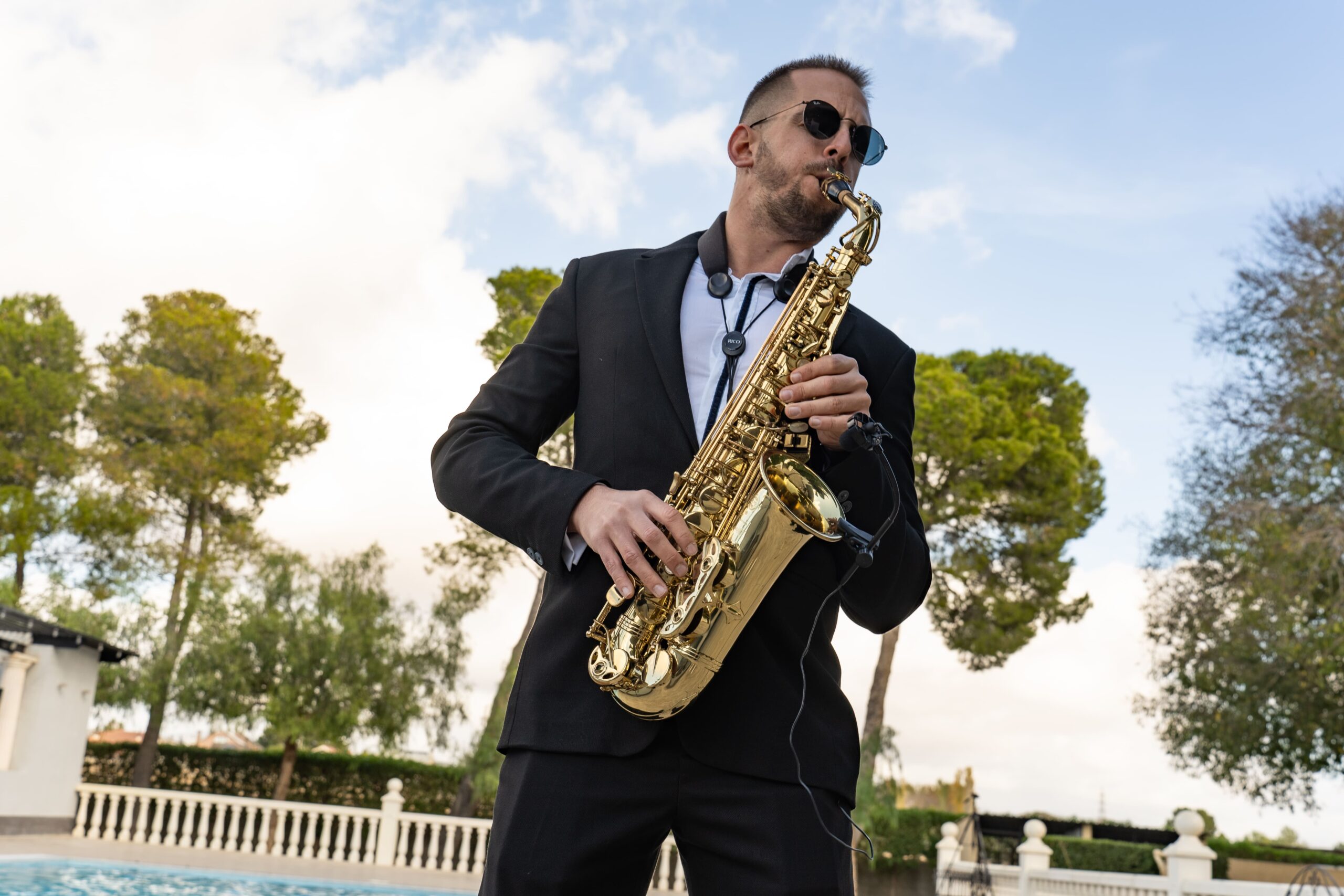 Mr. Sax – ¡La Banda Sonora Perfecta para Tu Boda!