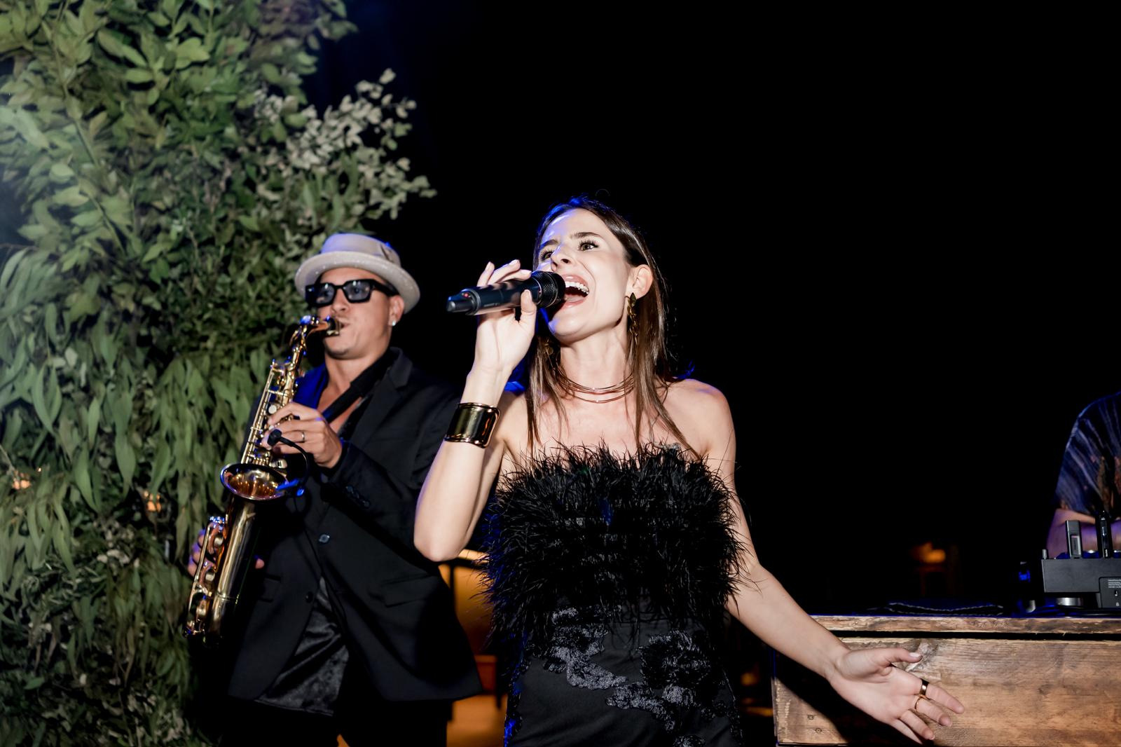 Marina Casellas – Vocalista elegante