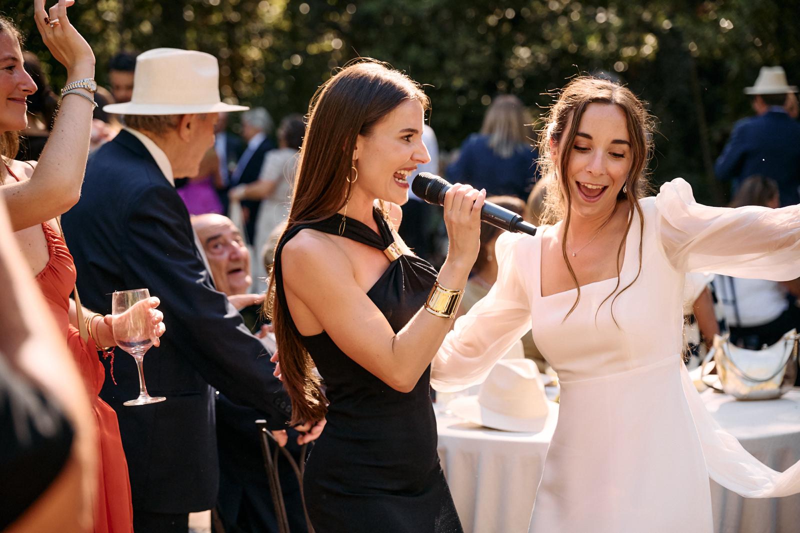 Marina Casellas – Vocalista elegante
